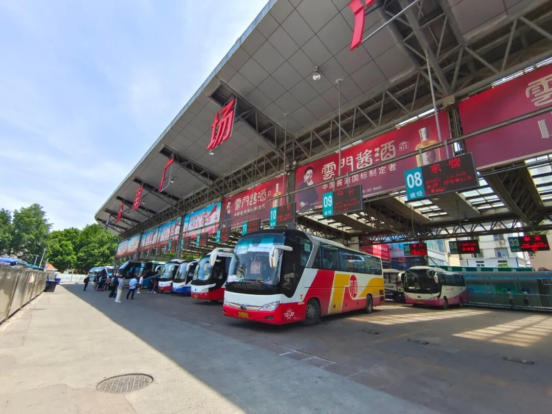 660b7925f08ff.jpg 廣場(chǎng)站.jpg